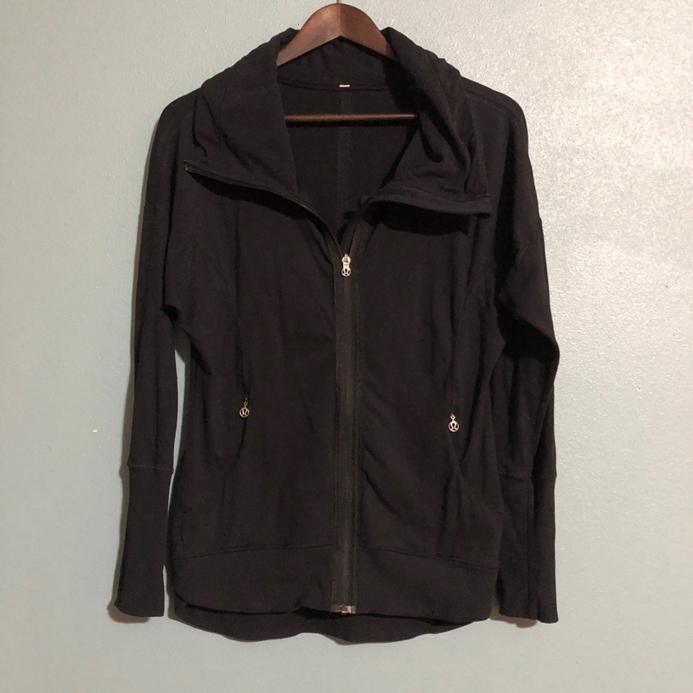 Lululemon Black Pump it Up Jacket - Size 6